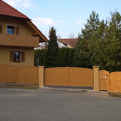Sichtschutztor in Holzoptik Hoftor mit Rundbogen Astfichte