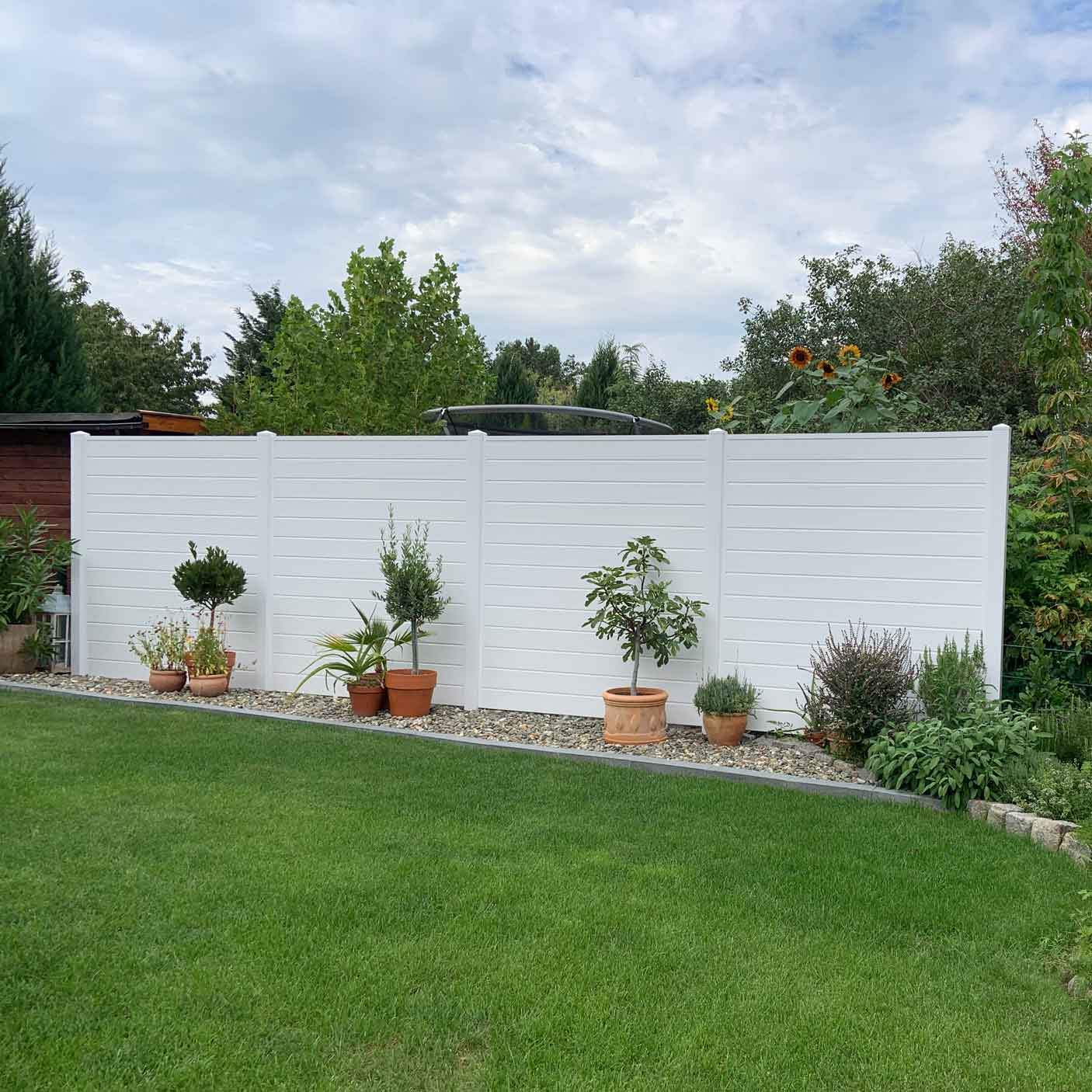 Sichtschutzwand in Weiß aus Kunststoff PVC für Garten