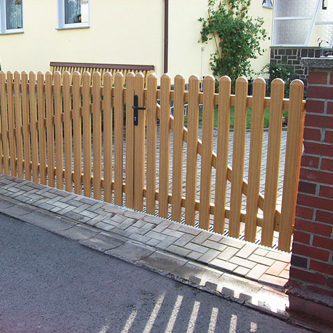 Lattenzaun in astfichte aus Kunststoff