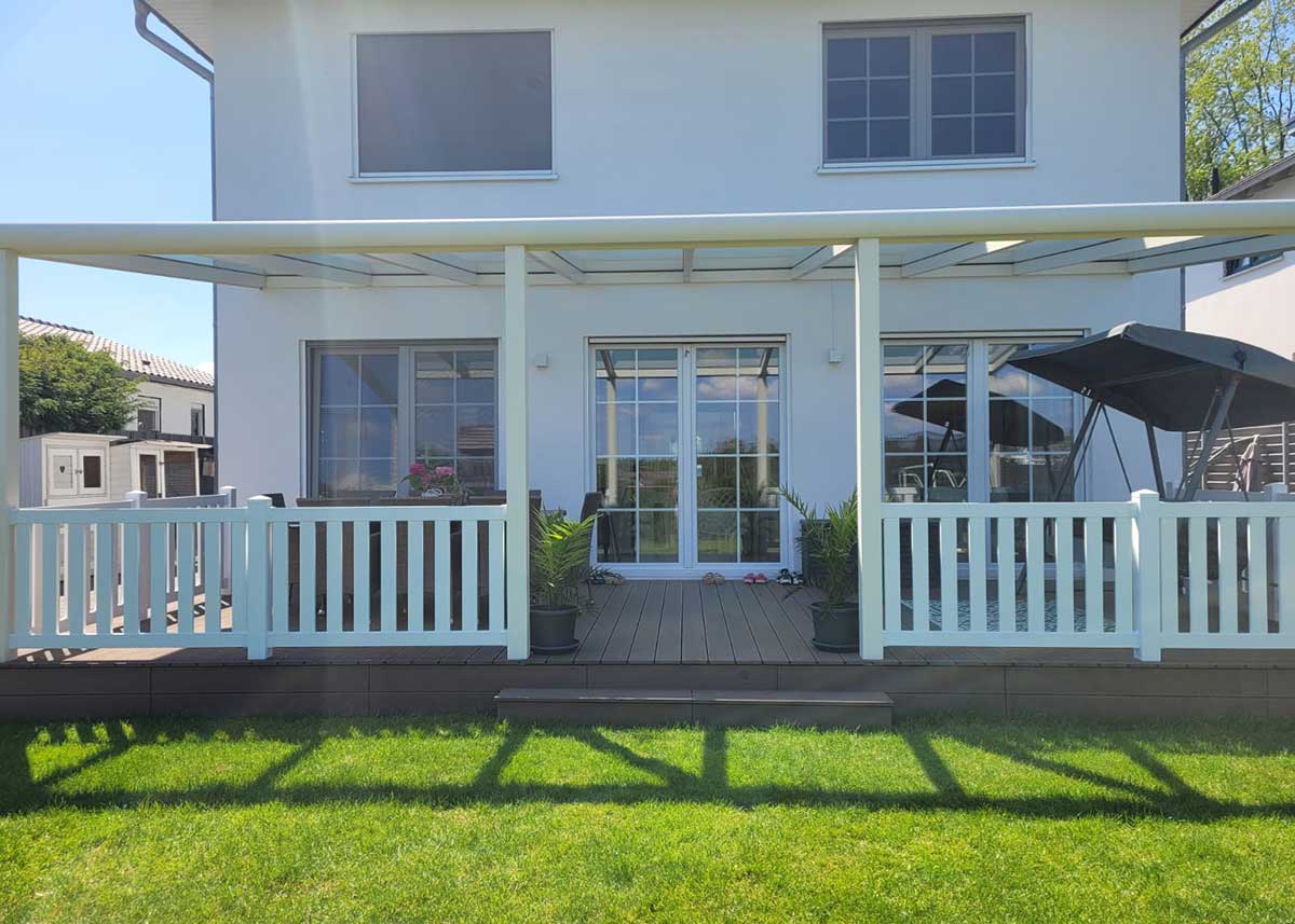 Rahmenzaun - Geländer auf Veranda, Verandazaun für Terrasse in Weiß