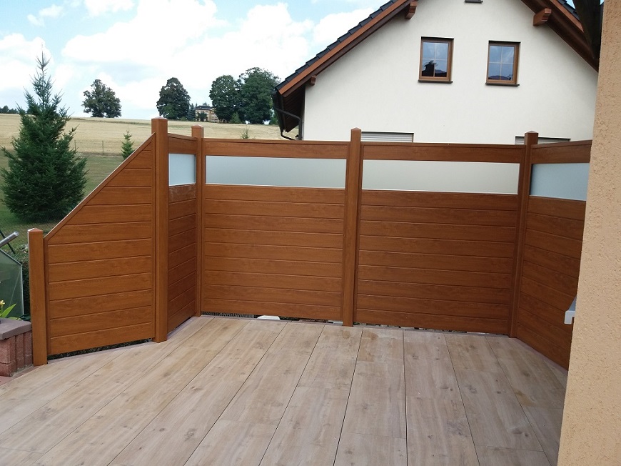 Sichtschutz PVC in Holzoptik auf Terrasse Sichtschutz PVC in Holzoptik auf Terrasse