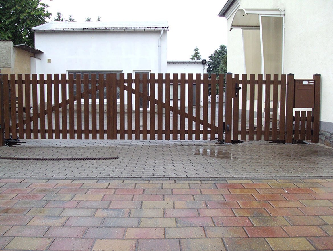 FairGarden® Gartentor Unterbogen auf Maß Nussbaum